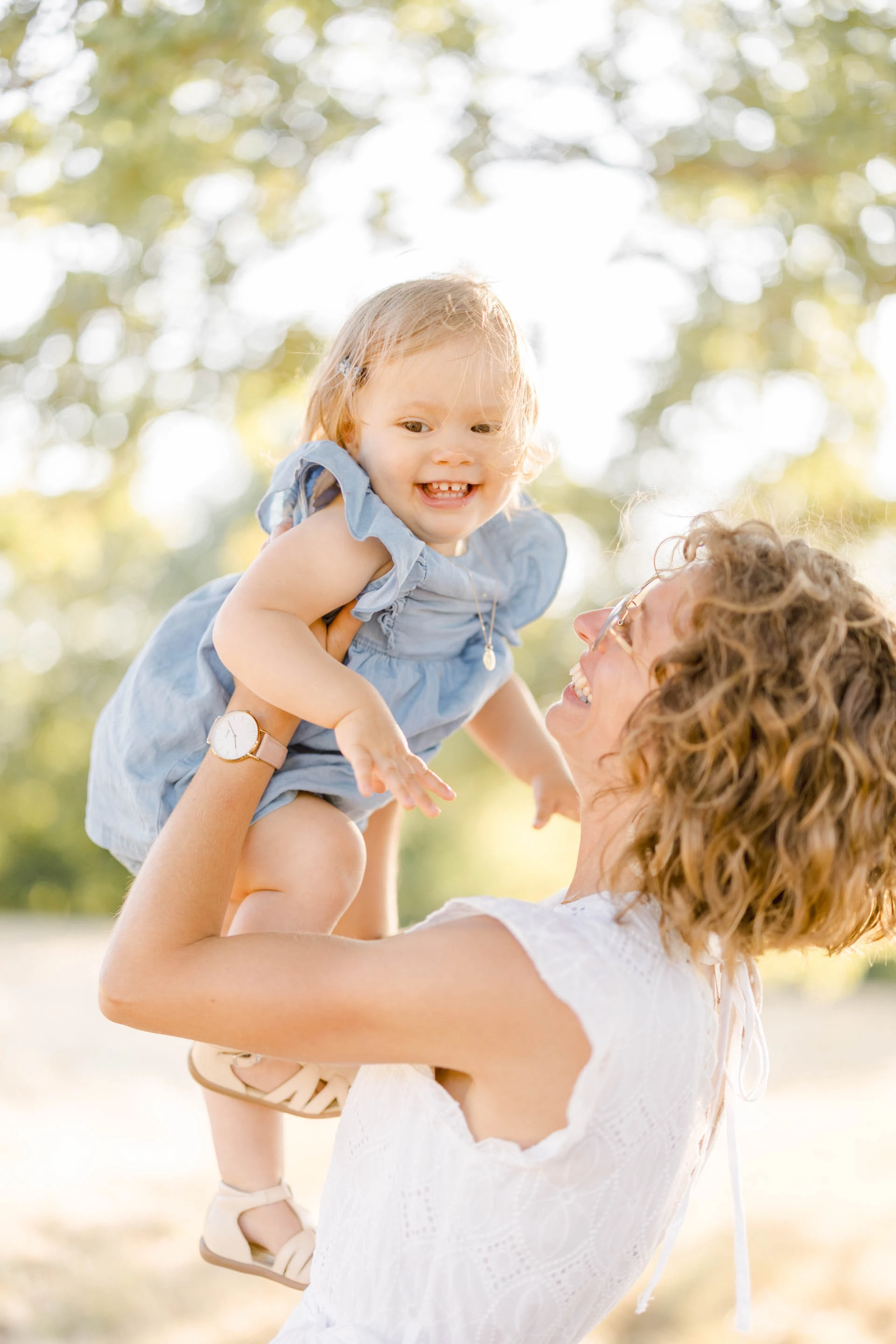 bonheur main enfant sourire amour